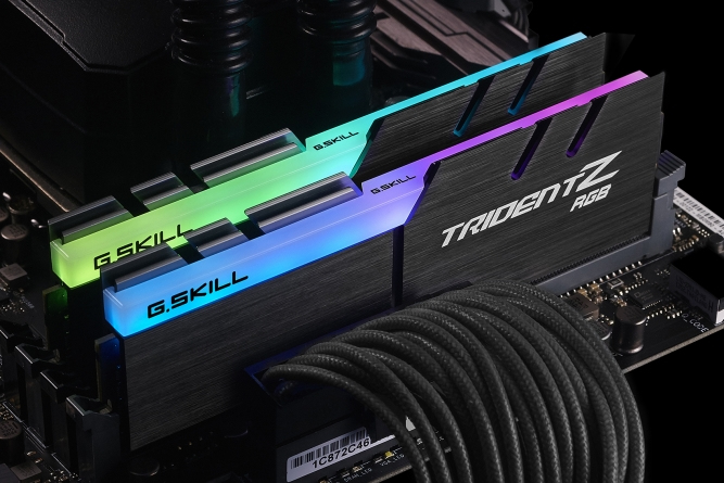 32GB G.Skill DDR4 TridentZ RGB 4000Mhz PC4-32000 CL19 1.35V Dual